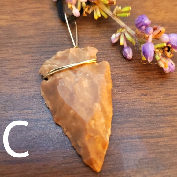 🌿 Natural Stone Arrowhead Necklace 🌿 - Picture 5 of 16